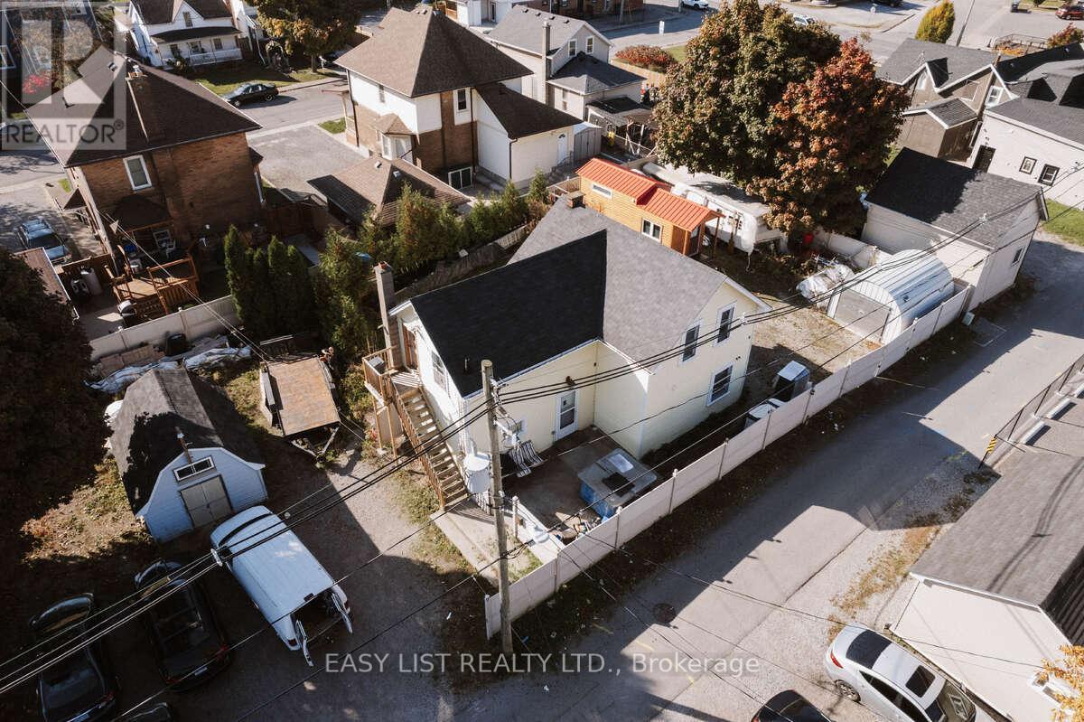 14 Chestnut Lane, St. Catharines, Ontario  L2T 1G4 - Photo 8 - X12474774