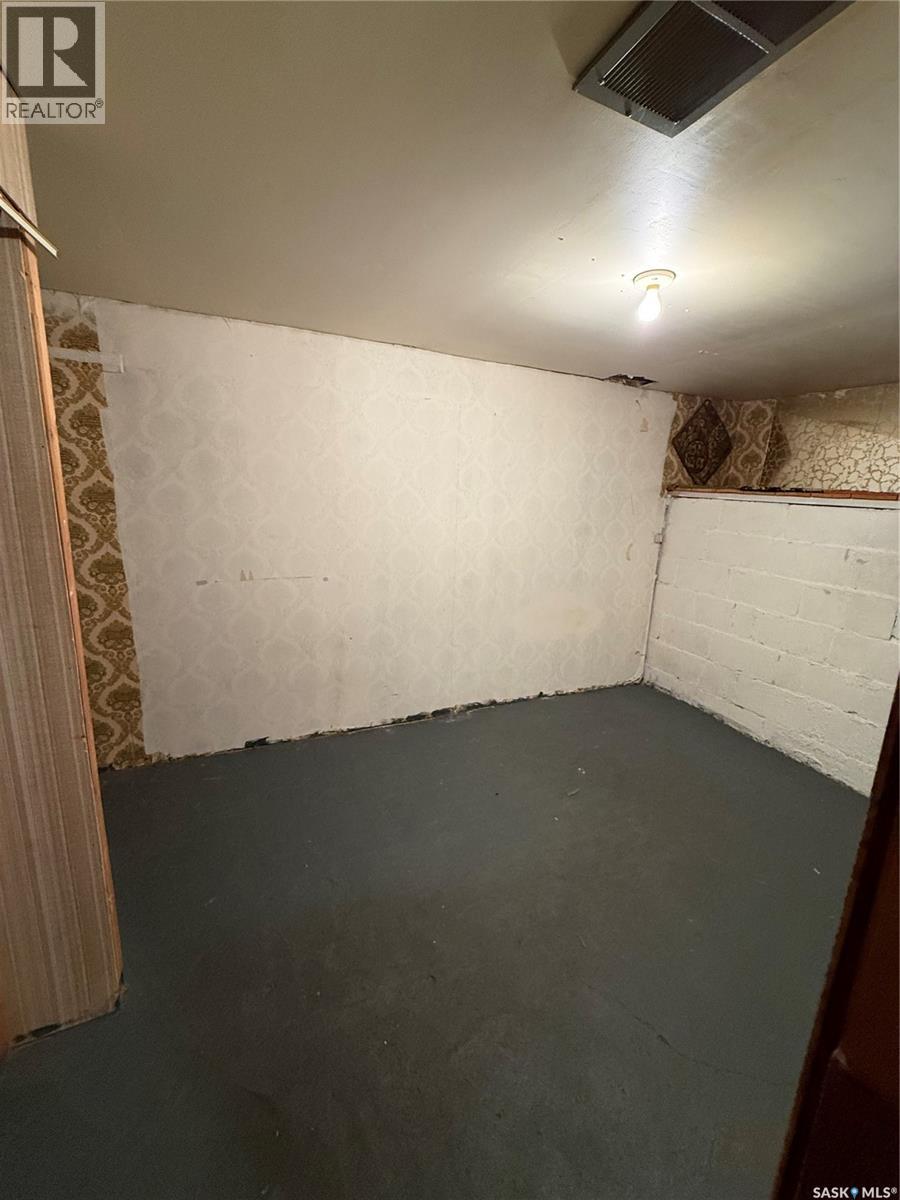 1140 Coteau Street W, Moose Jaw, Saskatchewan  S6H 5G6 - Photo 25 - SK024077