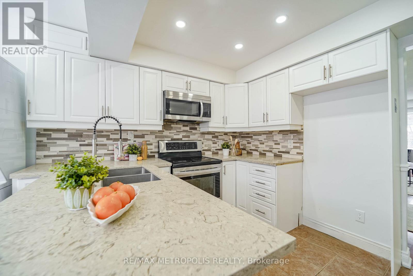 332 Nina Court, Oshawa, Ontario  L1K 1S7 - Photo 18 - E12637464