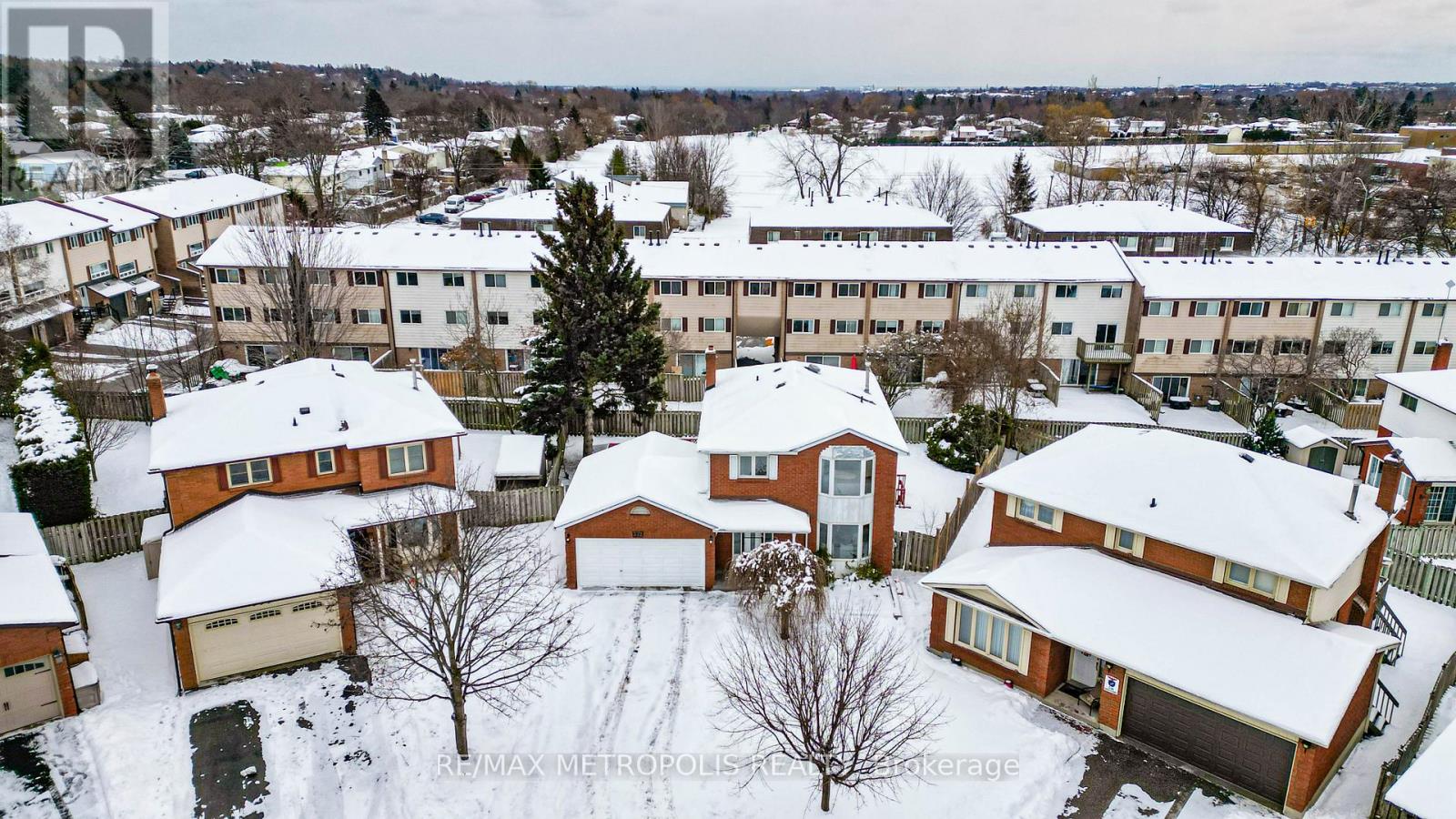 332 Nina Court, Oshawa, Ontario  L1K 1S7 - Photo 2 - E12637464