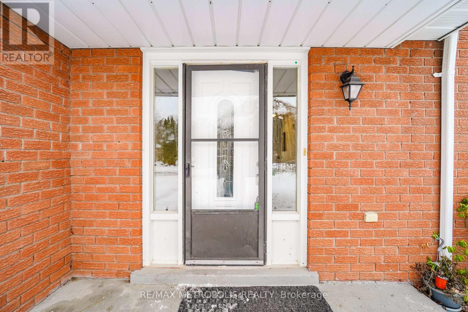 332 Nina Court, Oshawa, Ontario  L1K 1S7 - Photo 8 - E12637464