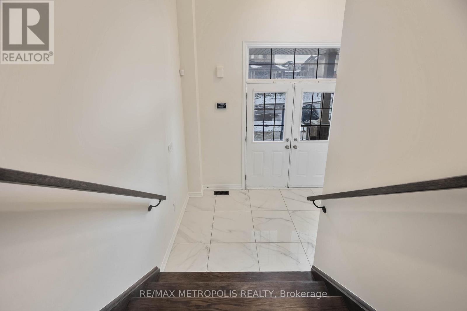 Main - 219 Doug Finney Street, Oshawa, Ontario  L1K 3G3 - Photo 3 - E12637478