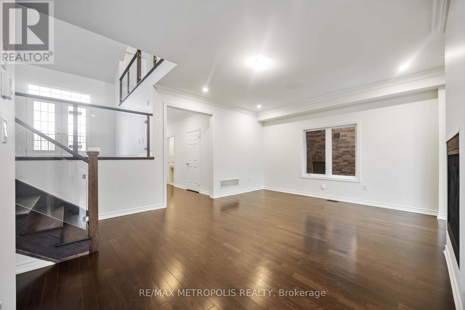 Main - 219 Doug Finney Street, Oshawa, Ontario  L1K 3G3 - Photo 7 - E12637478