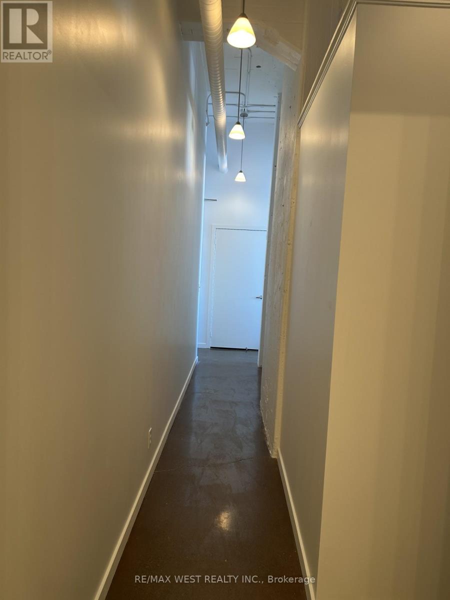 207 - 410 King Street W, Kitchener, Ontario N2G 1C3 - Photo 13 - X12635908