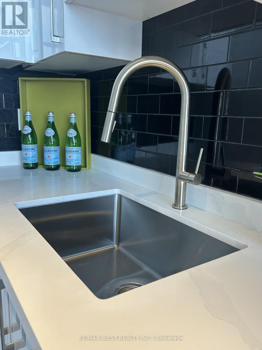 207 - 410 King Street W, Kitchener, Ontario N2G 1C3 - Photo 5 - X12635908