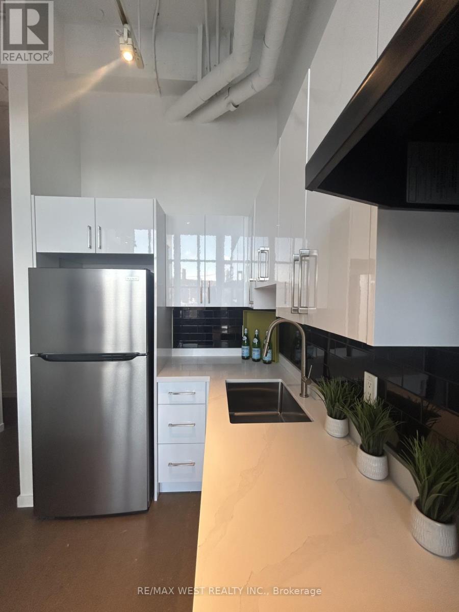 207 - 410 King Street W, Kitchener, Ontario N2G 1C3 - Photo 4 - X12635908