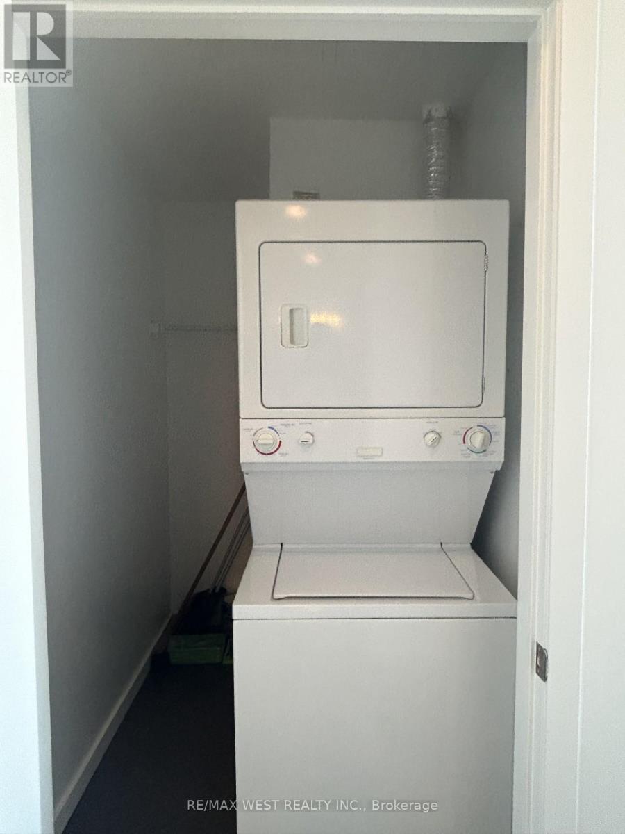 207 - 410 King Street W, Kitchener, Ontario N2G 1C3 - Photo 12 - X12635908