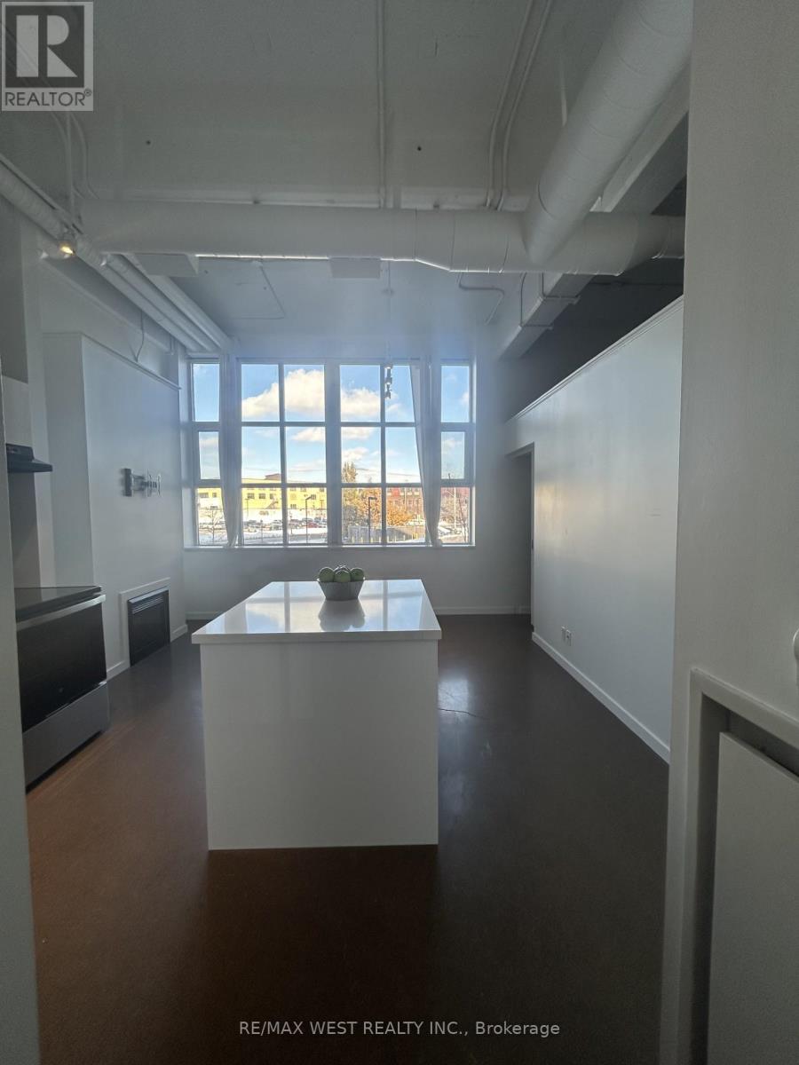 207 - 410 King Street W, Kitchener, Ontario N2G 1C3 - Photo 2 - X12635908