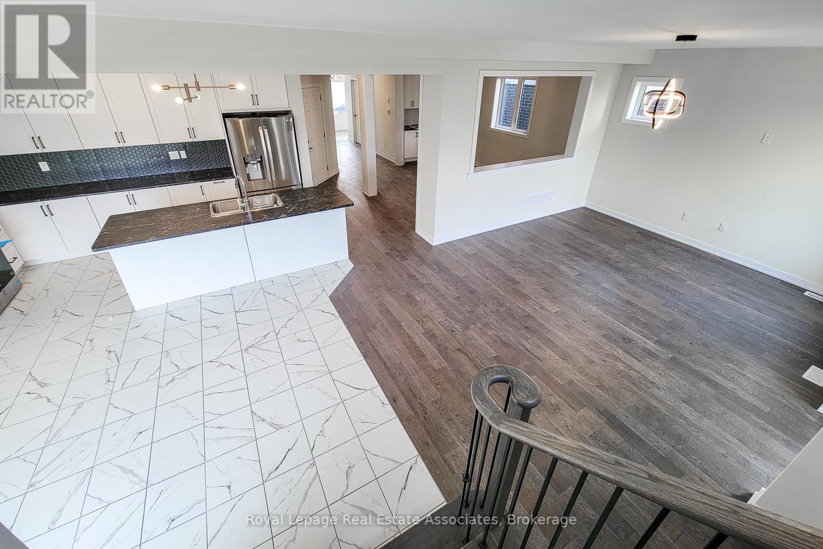 10 Castro Lane, Haldimand, Ontario  N3W 0G9 - Photo 11 - X12637454