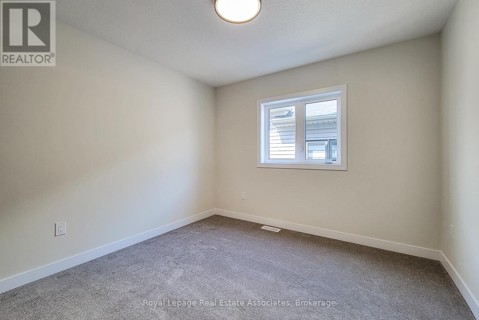 10 Castro Lane, Haldimand, Ontario  N3W 0G9 - Photo 28 - X12637454