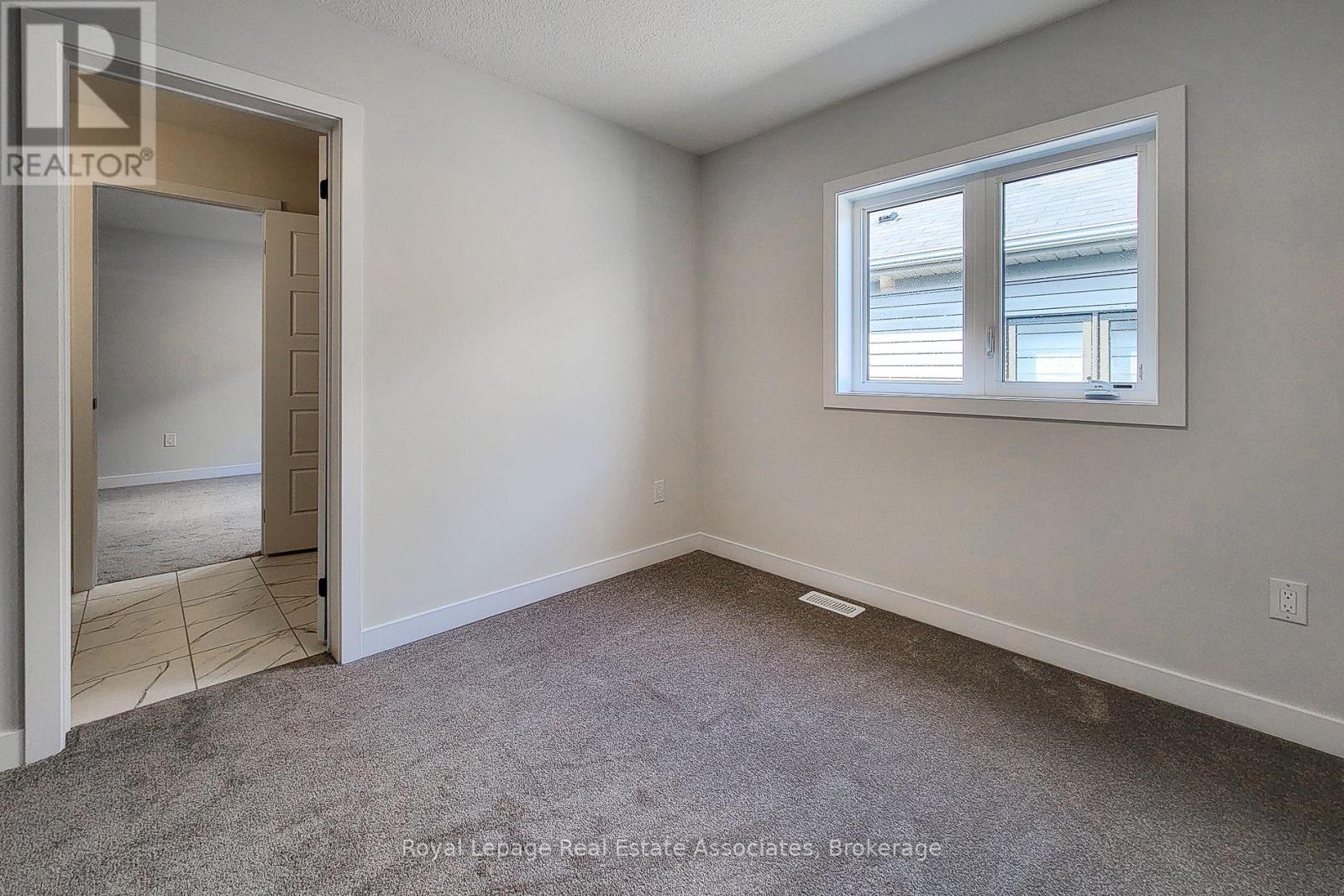 10 Castro Lane, Haldimand, Ontario  N3W 0G9 - Photo 32 - X12637454