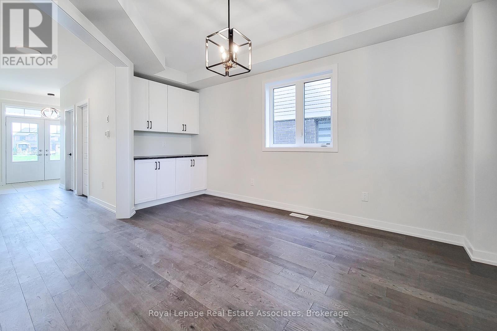 10 Castro Lane, Haldimand, Ontario  N3W 0G9 - Photo 9 - X12637454