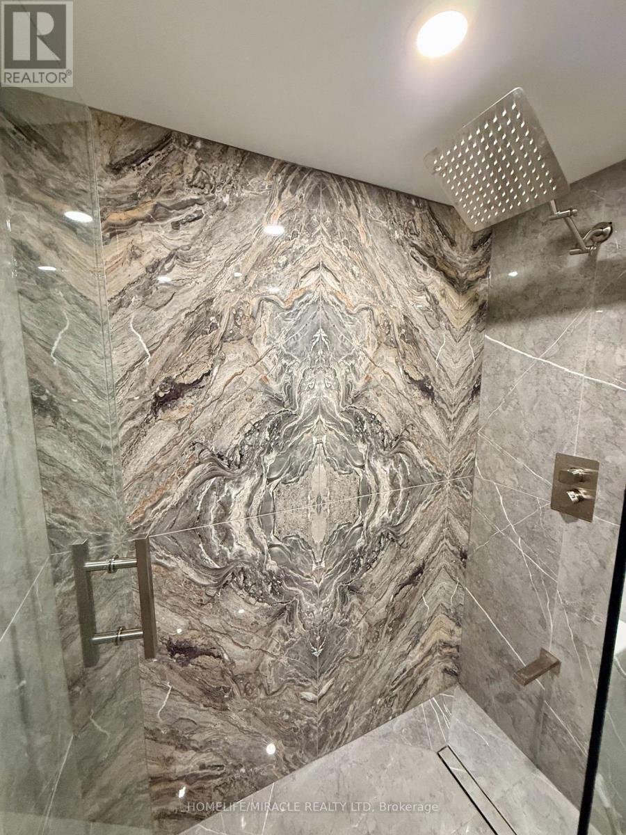 7044 Chigwel Court, Mississauga, Ontario  L4T 1N4 - Photo 13 - W12637458