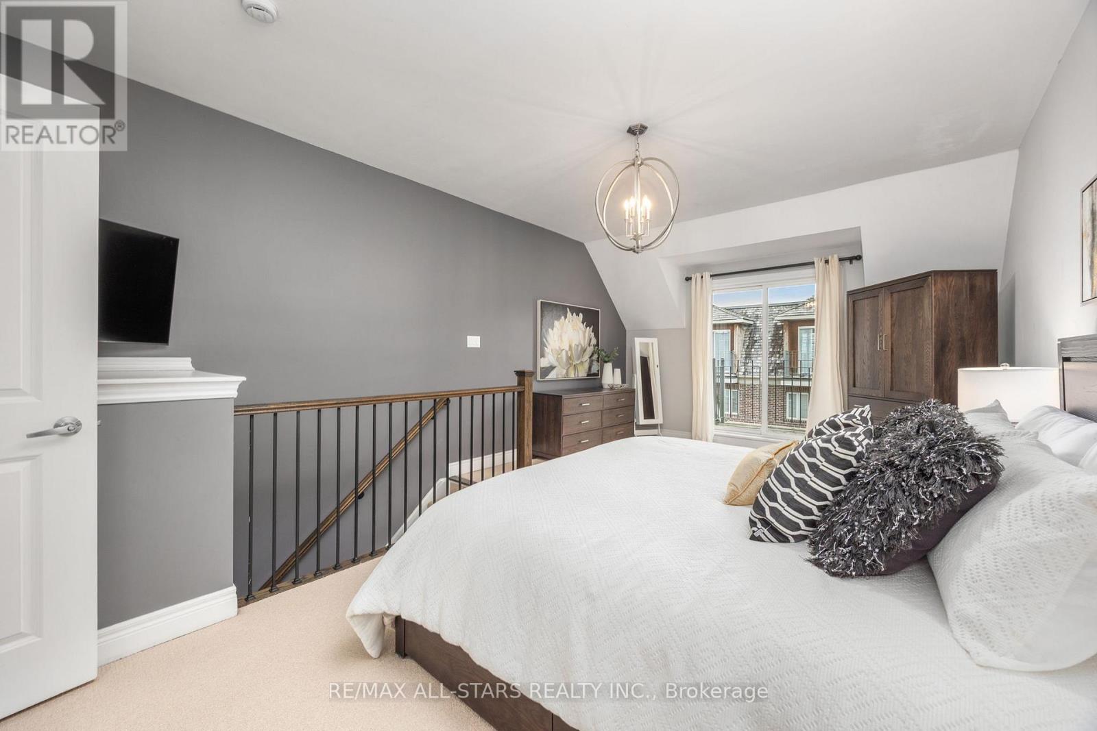 114 Six Point Road, Toronto, Ontario  M8Z 0A1 - Photo 29 - W12637476