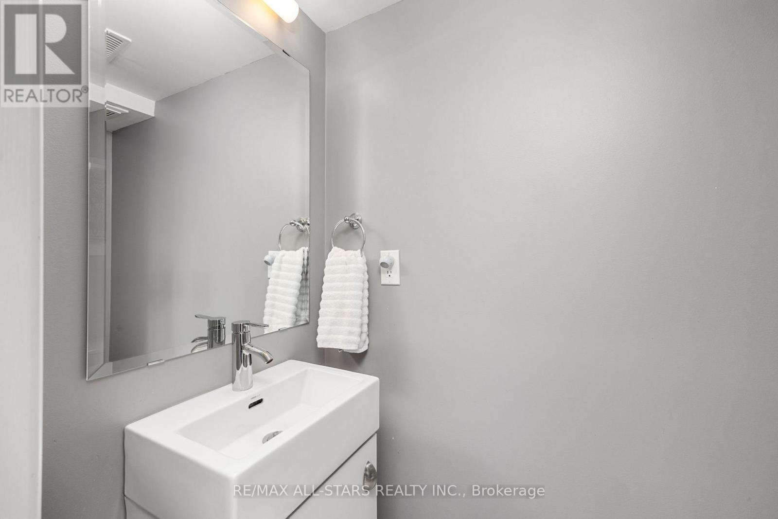 114 Six Point Road, Toronto, Ontario  M8Z 0A1 - Photo 35 - W12637476