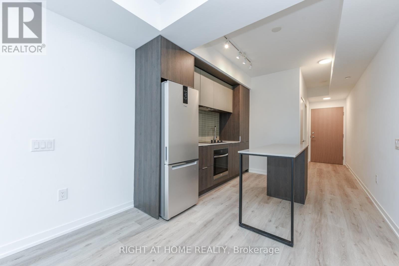 # 3911 - 395 Square One Drive, Mississauga, Ontario  L5B 0P6 - Photo 14 - W12637486