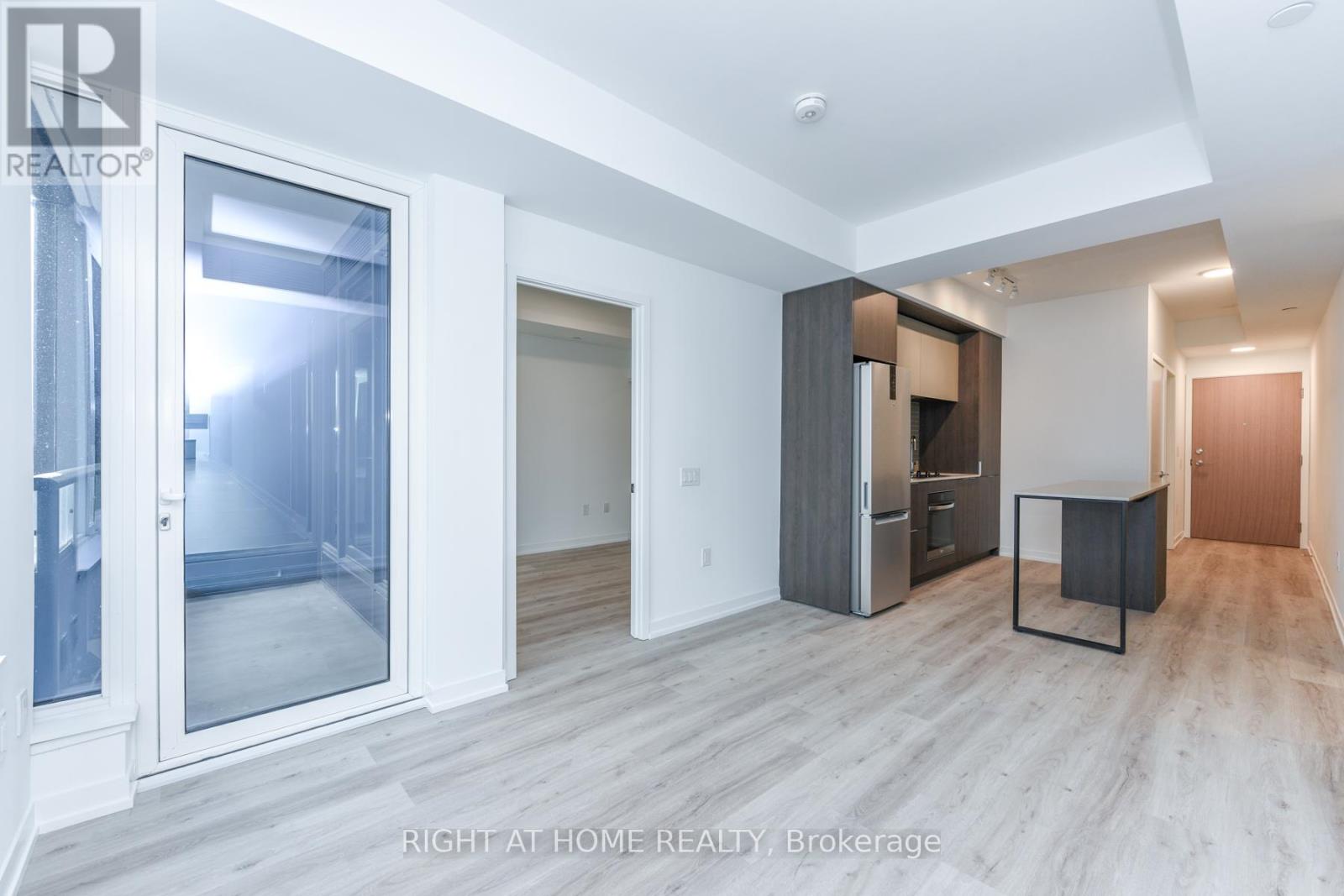 # 3911 - 395 Square One Drive, Mississauga, Ontario  L5B 0P6 - Photo 15 - W12637486