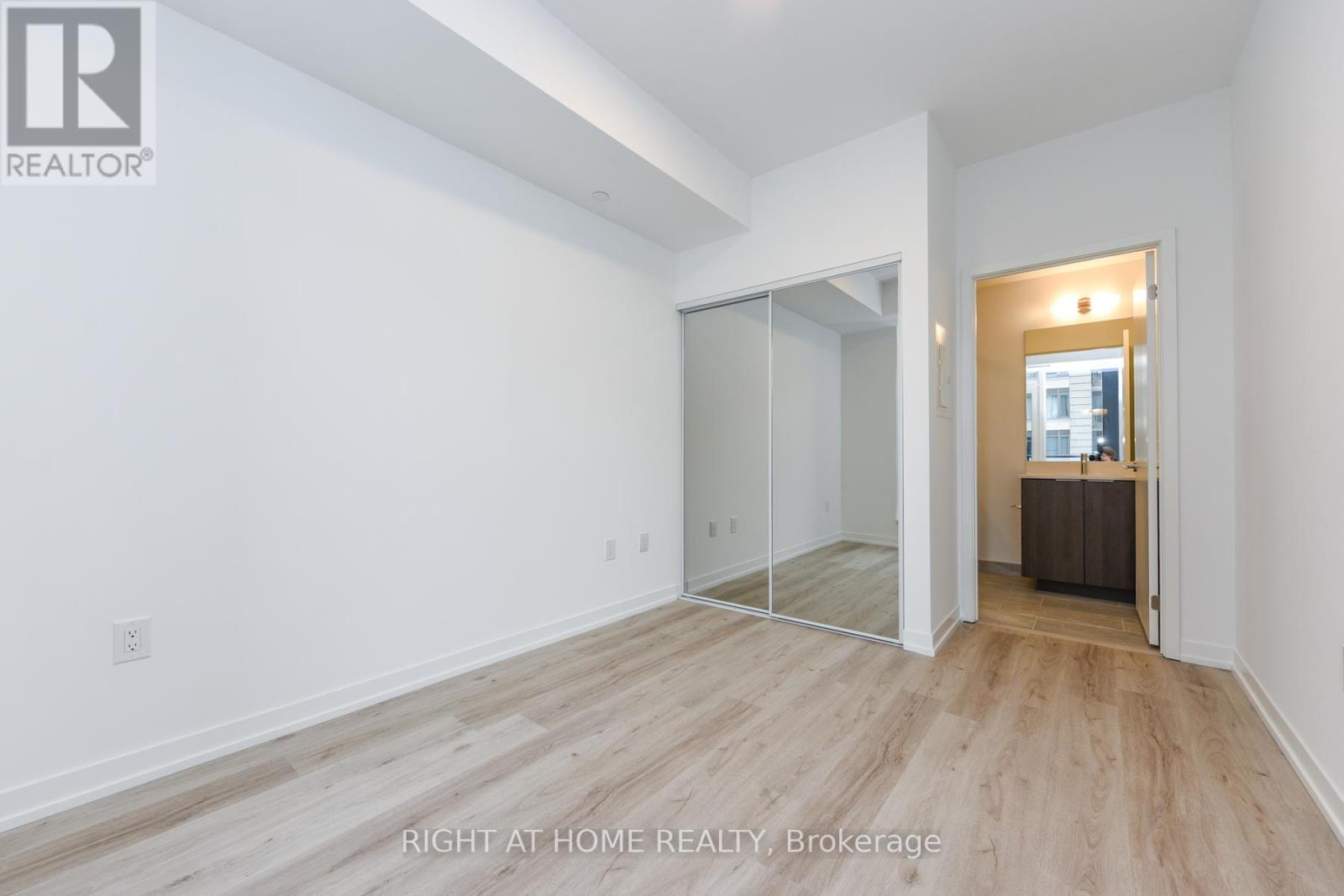 # 3911 - 395 Square One Drive, Mississauga, Ontario  L5B 0P6 - Photo 21 - W12637486