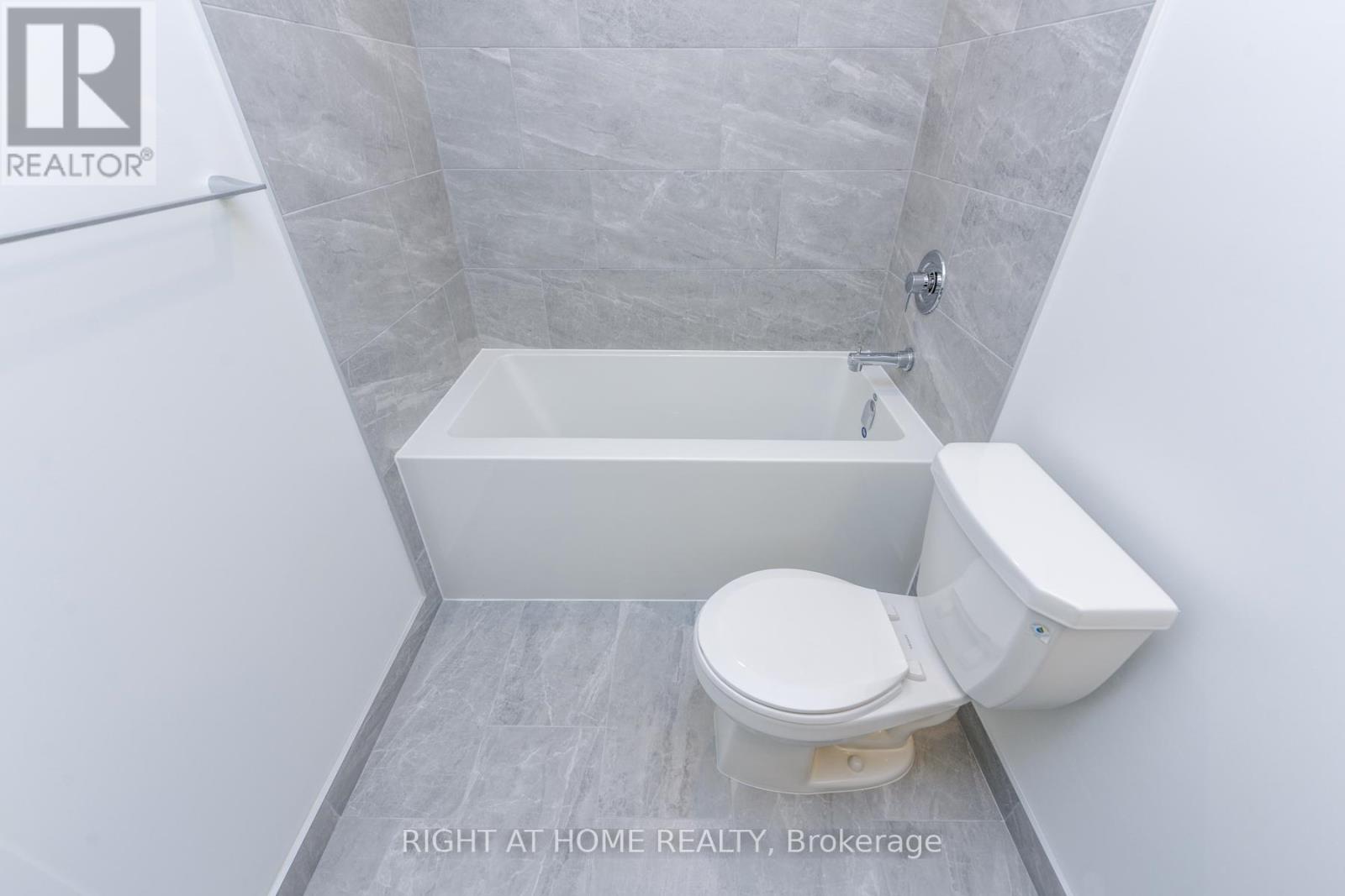 # 3911 - 395 Square One Drive, Mississauga, Ontario  L5B 0P6 - Photo 22 - W12637486