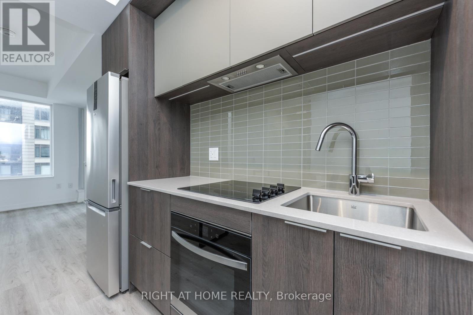 # 3911 - 395 Square One Drive, Mississauga, Ontario  L5B 0P6 - Photo 23 - W12637486