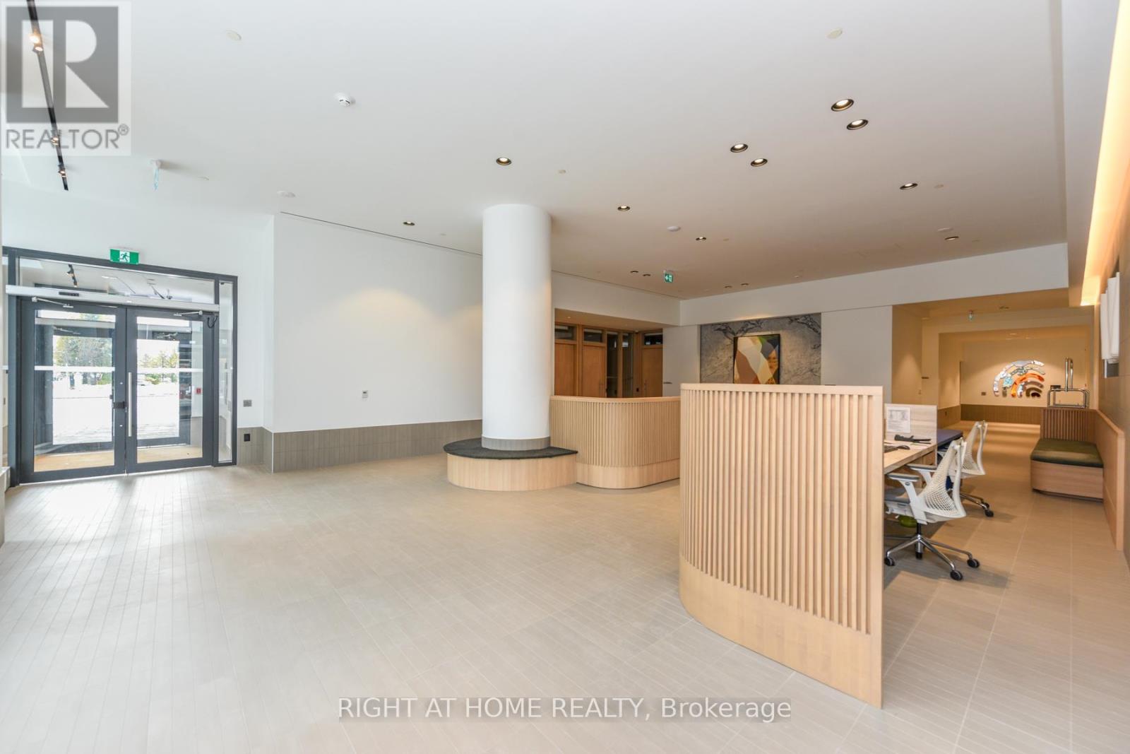 # 3911 - 395 Square One Drive, Mississauga, Ontario  L5B 0P6 - Photo 25 - W12637486