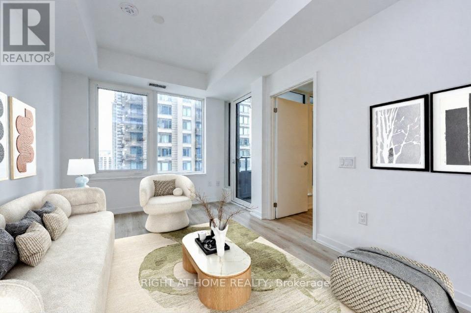 # 3911 - 395 Square One Drive, Mississauga, Ontario  L5B 0P6 - Photo 5 - W12637486