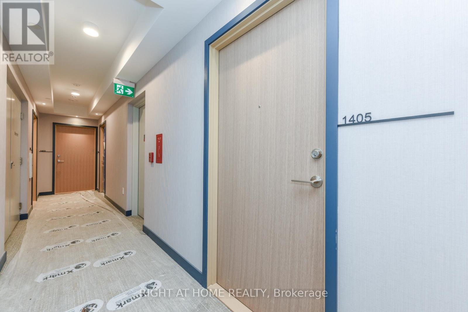 # 3911 - 395 Square One Drive, Mississauga, Ontario  L5B 0P6 - Photo 7 - W12637486