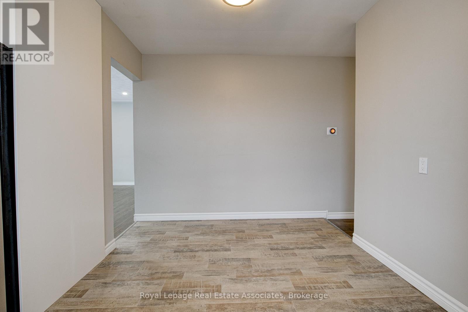 1 - 45 Bond Street, Kitchener, Ontario  N2H 4S4 - Photo 11 - X12637468