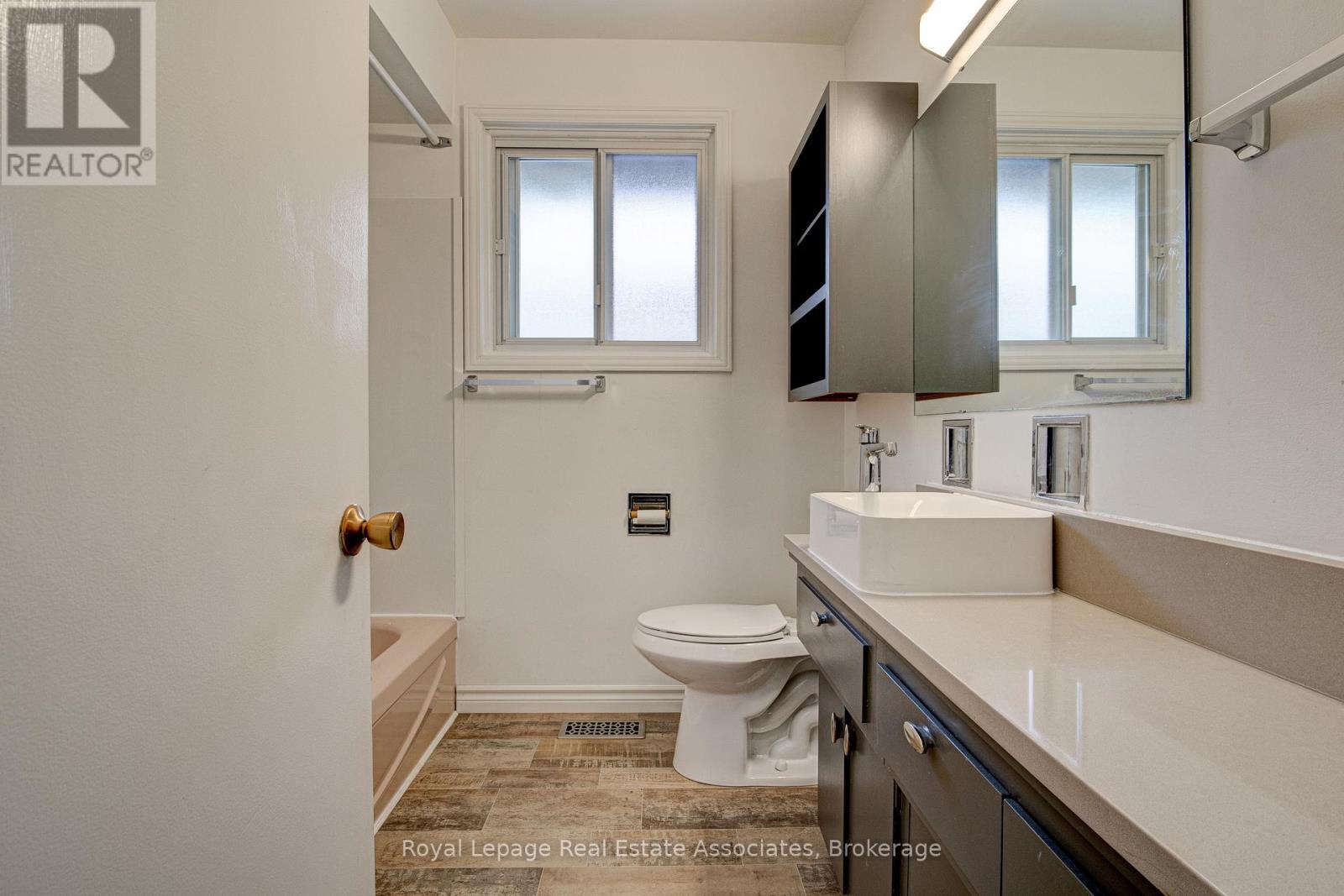 1 - 45 Bond Street, Kitchener, Ontario  N2H 4S4 - Photo 26 - X12637468