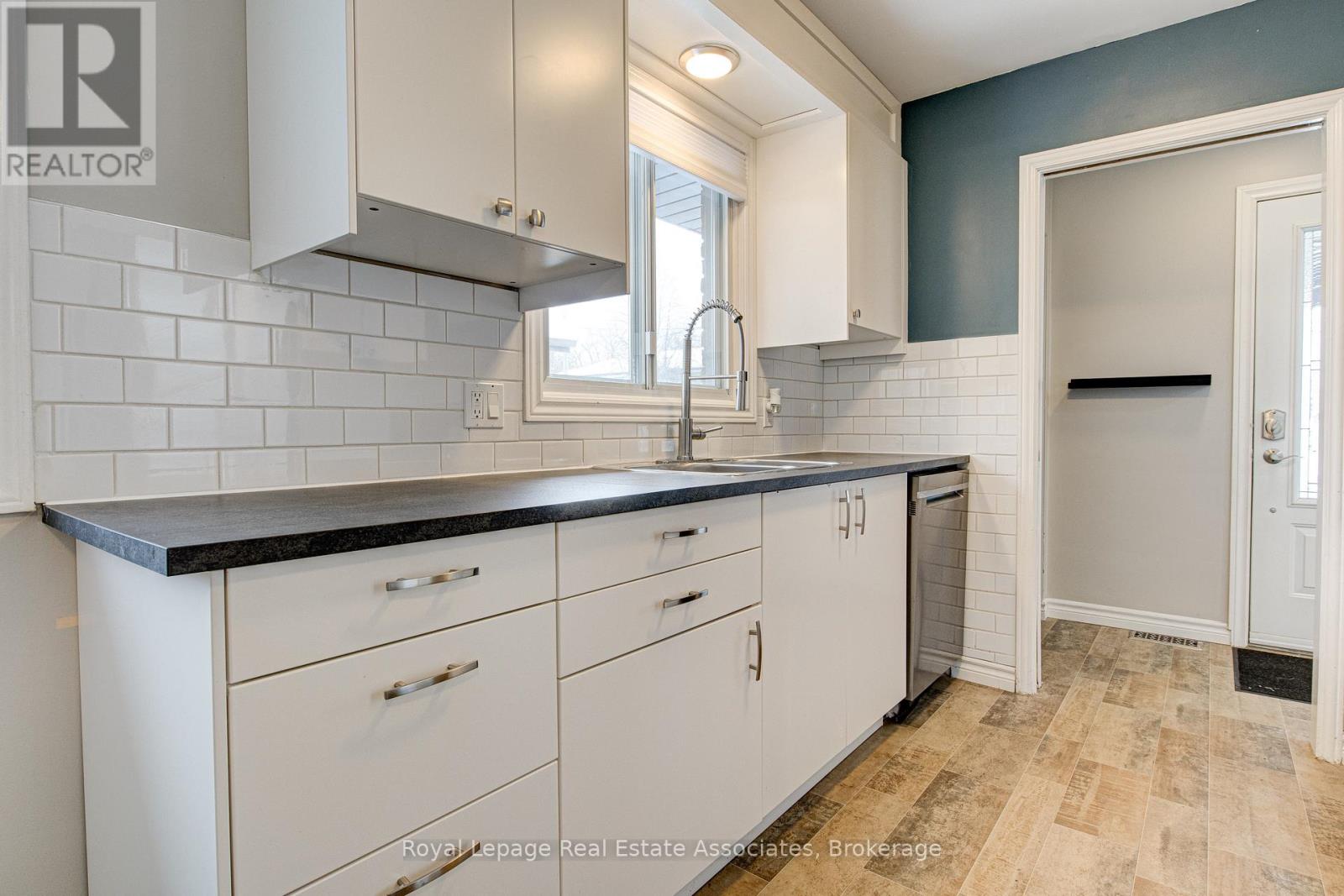 1 - 45 Bond Street, Kitchener, Ontario  N2H 4S4 - Photo 5 - X12637468