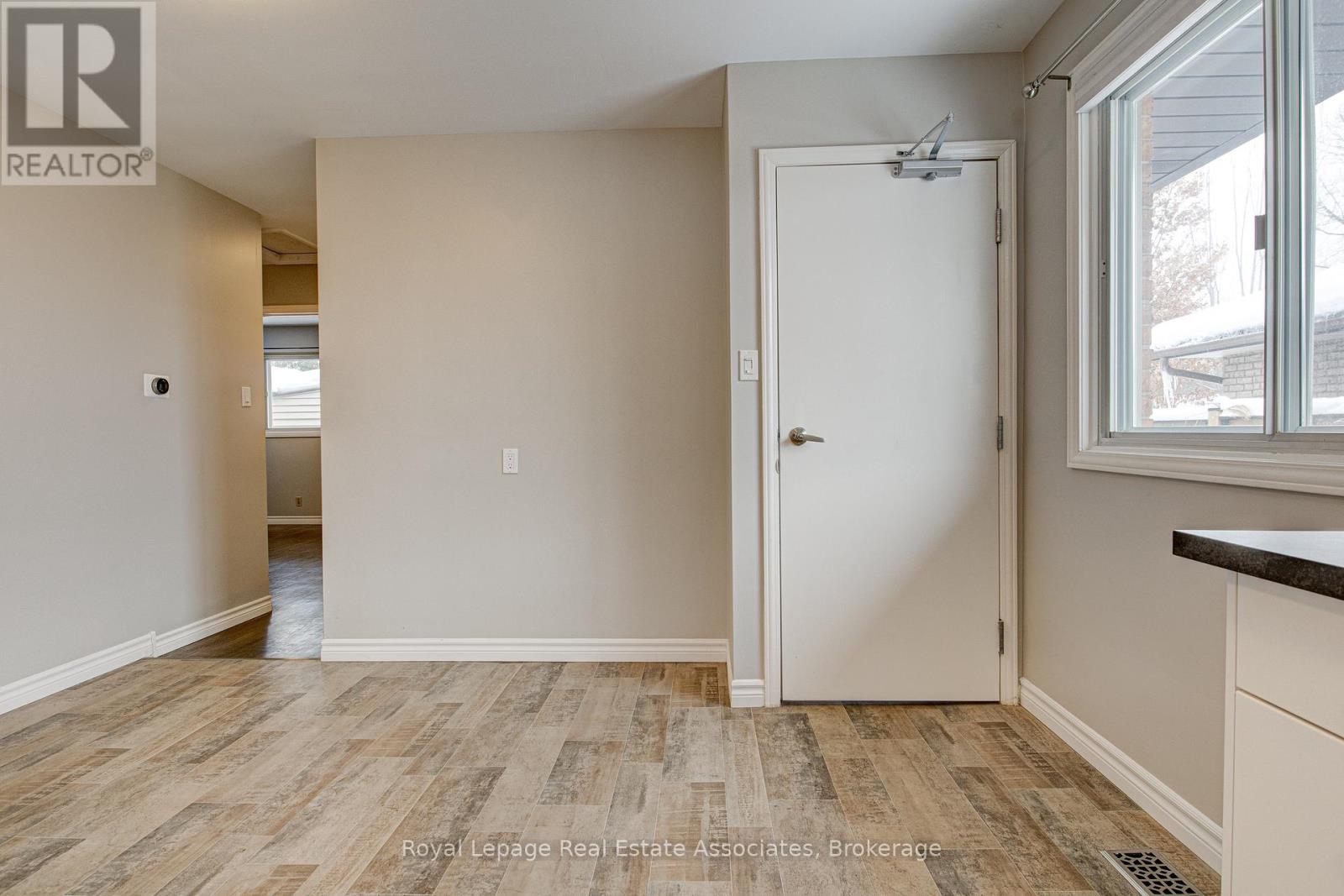 1 - 45 Bond Street, Kitchener, Ontario  N2H 4S4 - Photo 7 - X12637468
