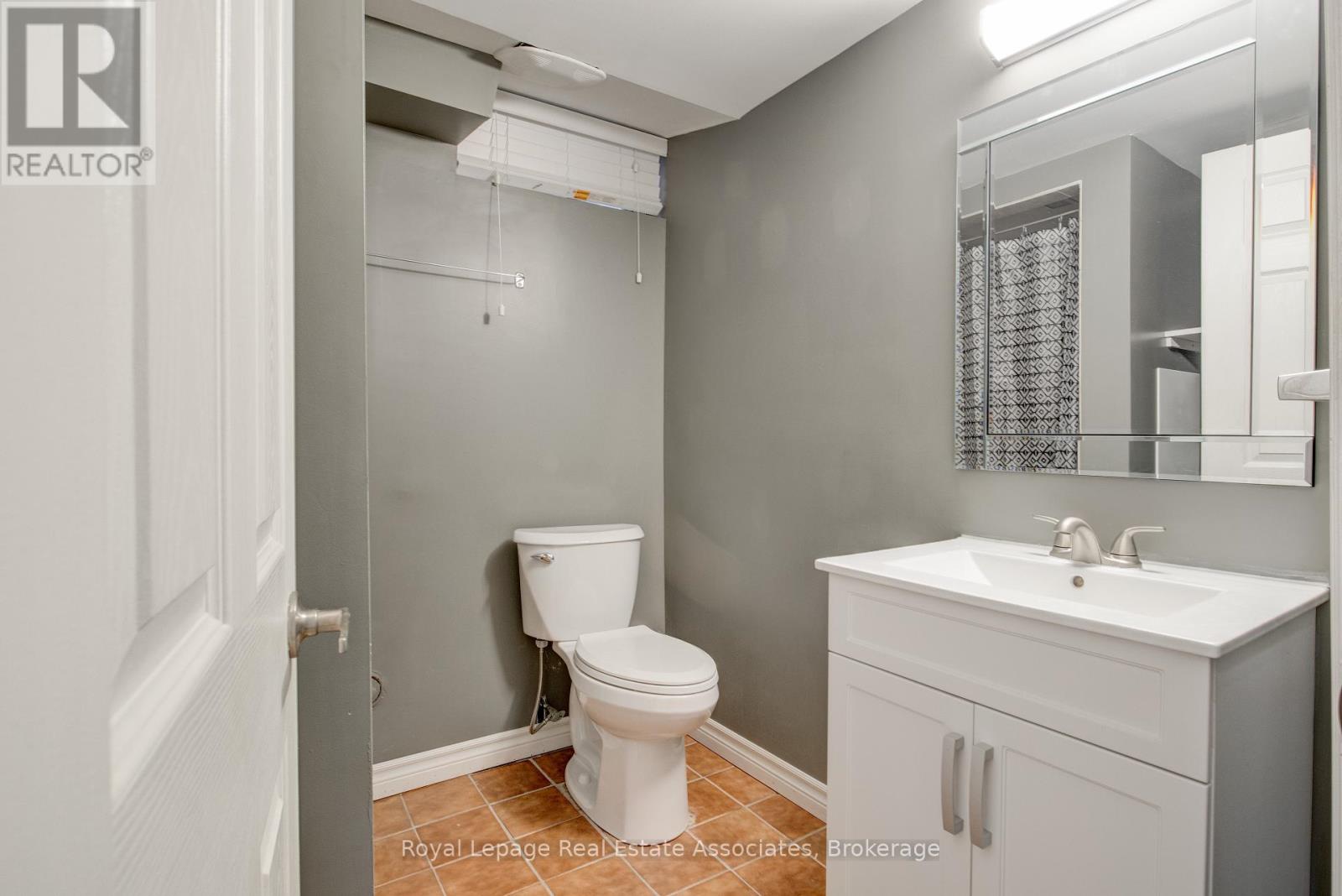 2 - 45 Bond Street, Kitchener, Ontario  N2H 4S4 - Photo 15 - X12637470