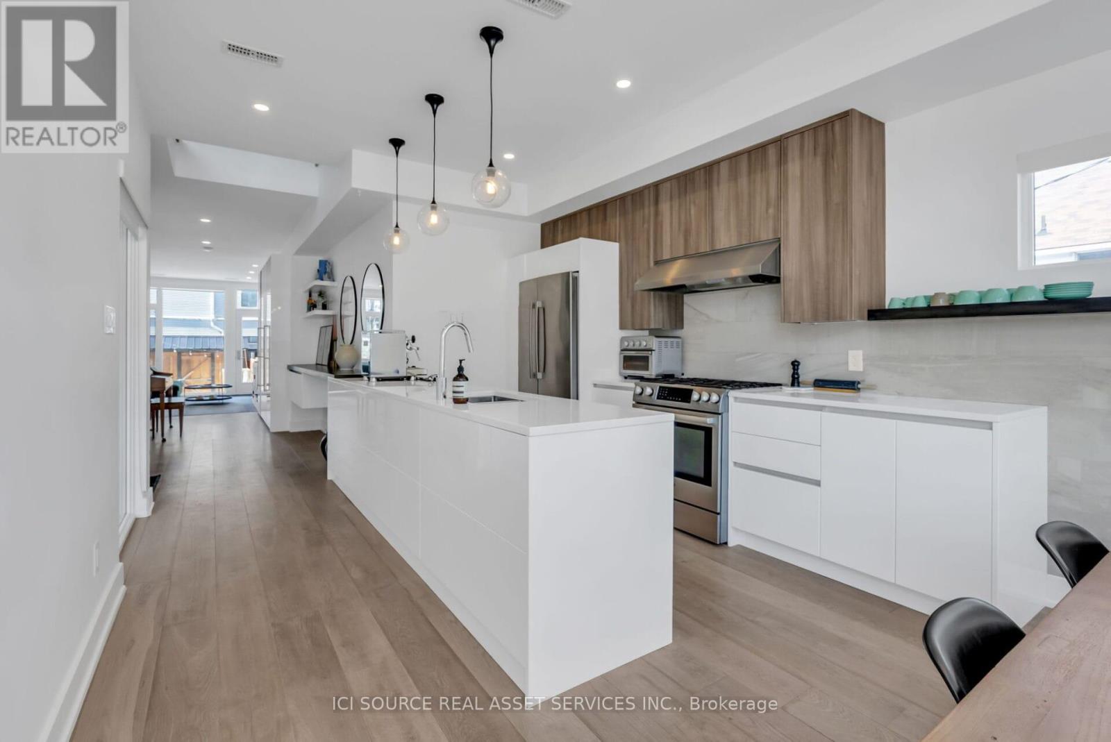 103 ARMSTRONG STREET, Ottawa, Ontario