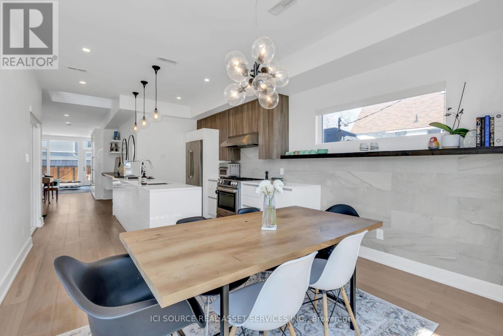 103 Armstrong Street, Ottawa, Ontario  K1Y 2V6 - Photo 2 - X12637474