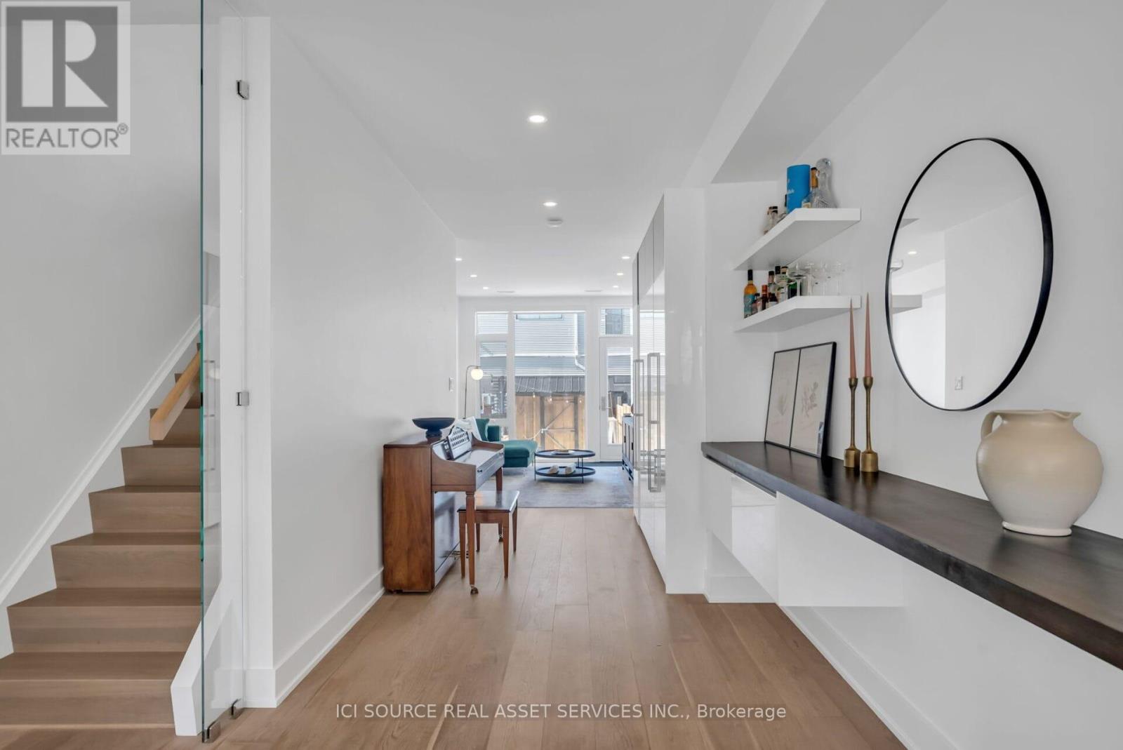 103 Armstrong Street, Ottawa, Ontario  K1Y 2V6 - Photo 5 - X12637474