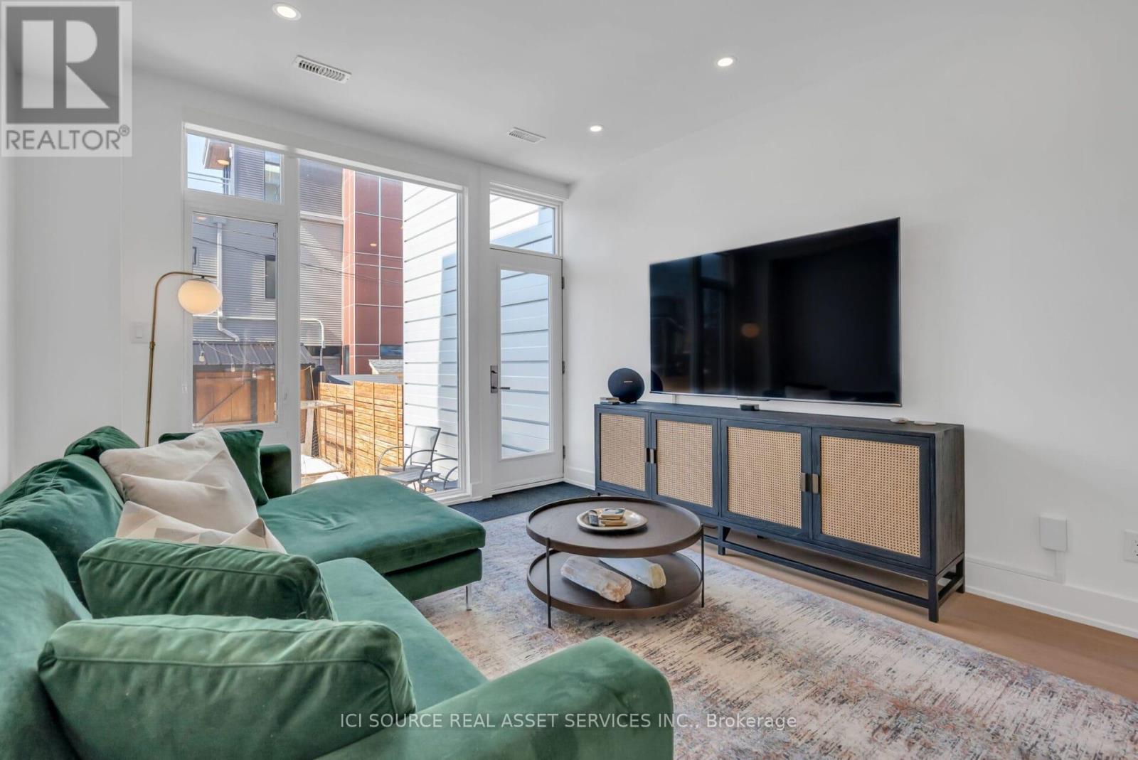 103 Armstrong Street, Ottawa, Ontario  K1Y 2V6 - Photo 7 - X12637474