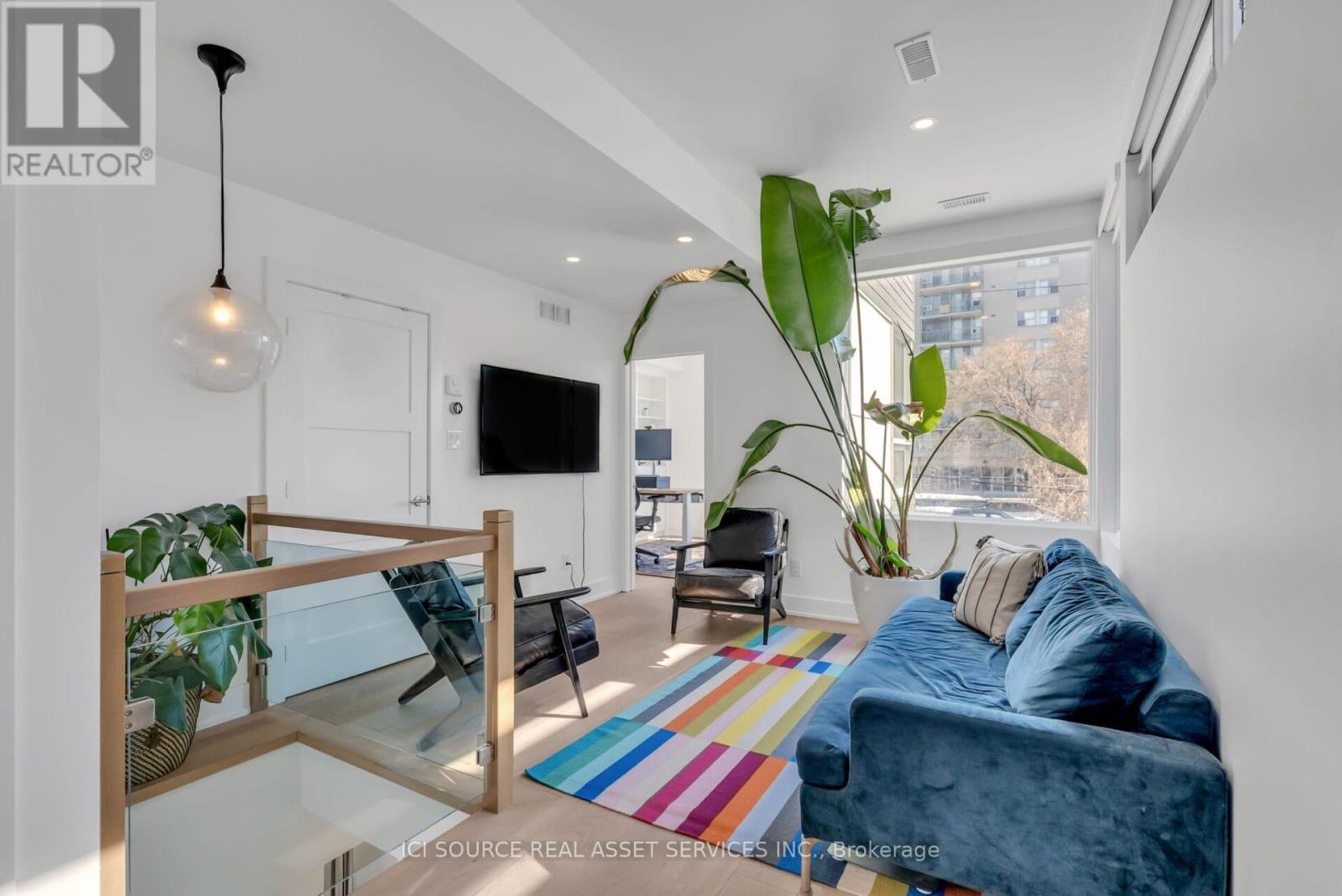 103 Armstrong Street, Ottawa, Ontario  K1Y 2V6 - Photo 9 - X12637474