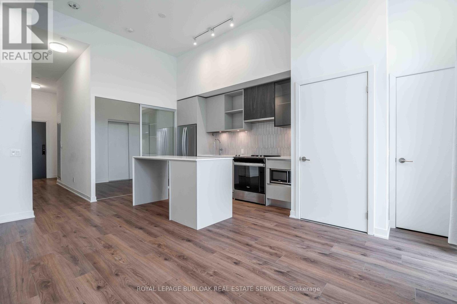 107 - 405 Dundas Street W, Oakville, Ontario  L6M 5P9 - Photo 7 - W12637300