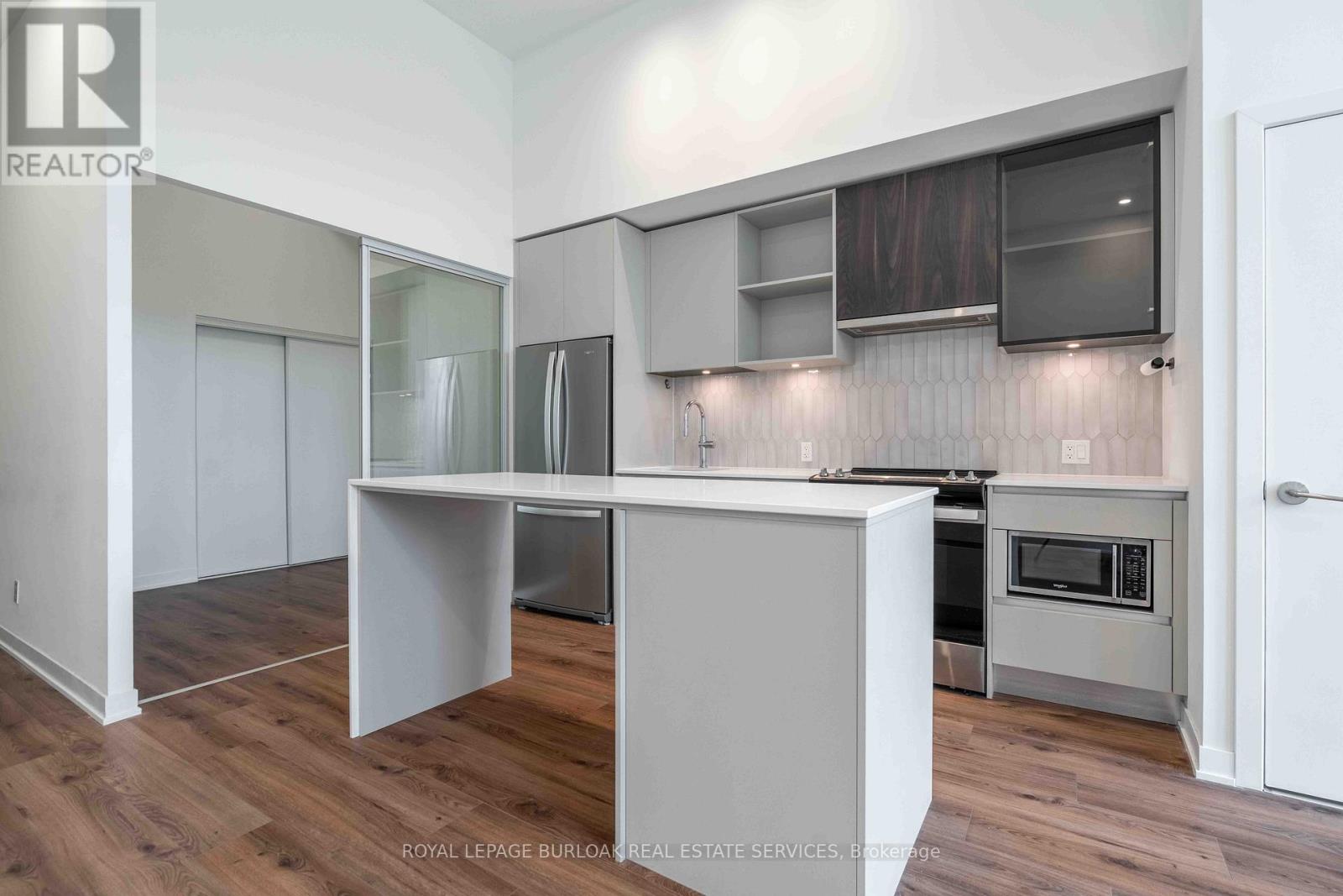 107 - 405 Dundas Street W, Oakville, Ontario  L6M 5P9 - Photo 8 - W12637300