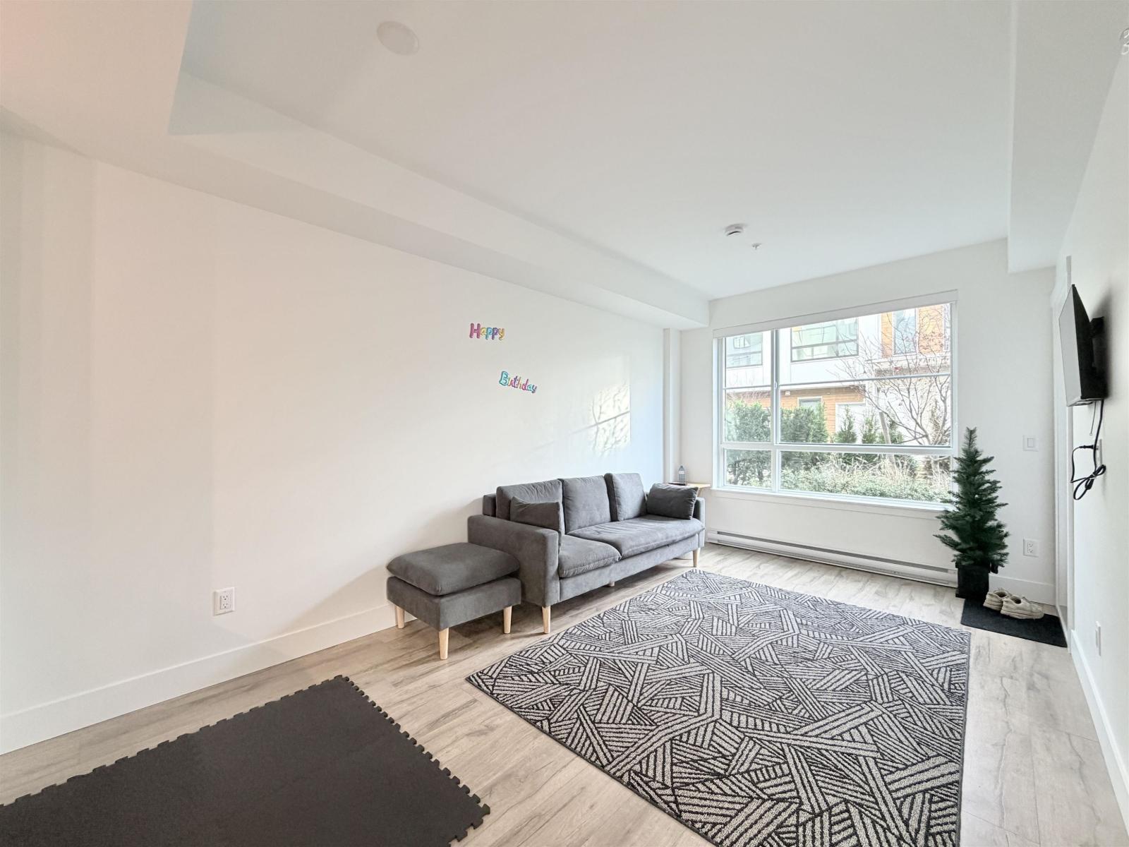 6338 King George Boulevard, Surrey, British Columbia  V3X 1E9 - Photo 3 - R3072836