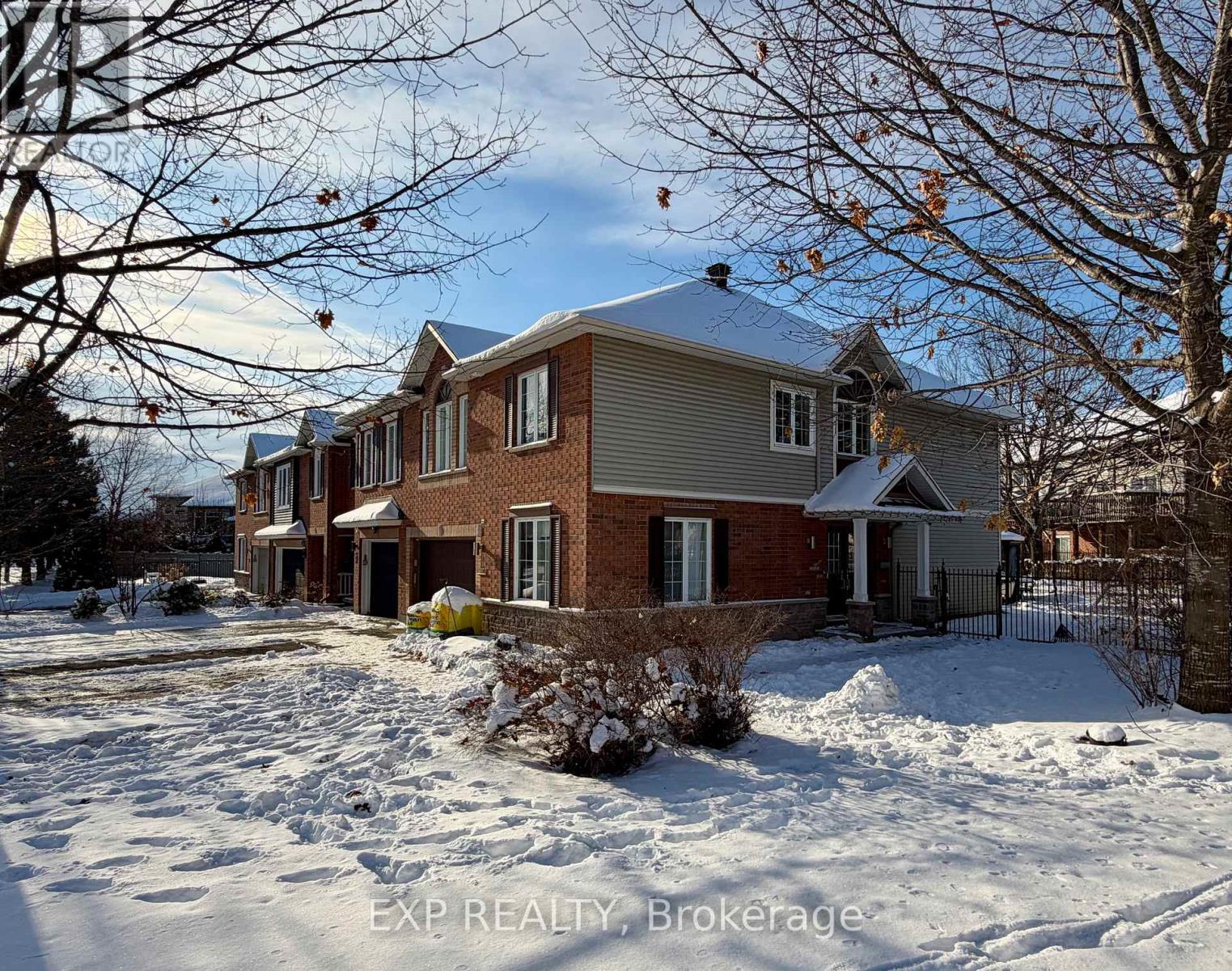 101 Macassa Circle, Ottawa, Ontario  K2T 1J9 - Photo 2 - X12637552