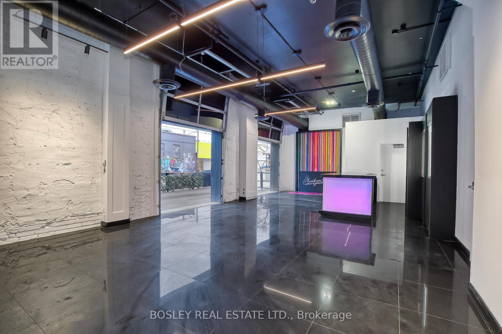 Entire Main Floor - 1184 Queen Street W, Toronto, Ontario  M6J 1J5 - Photo 10 - C12637542