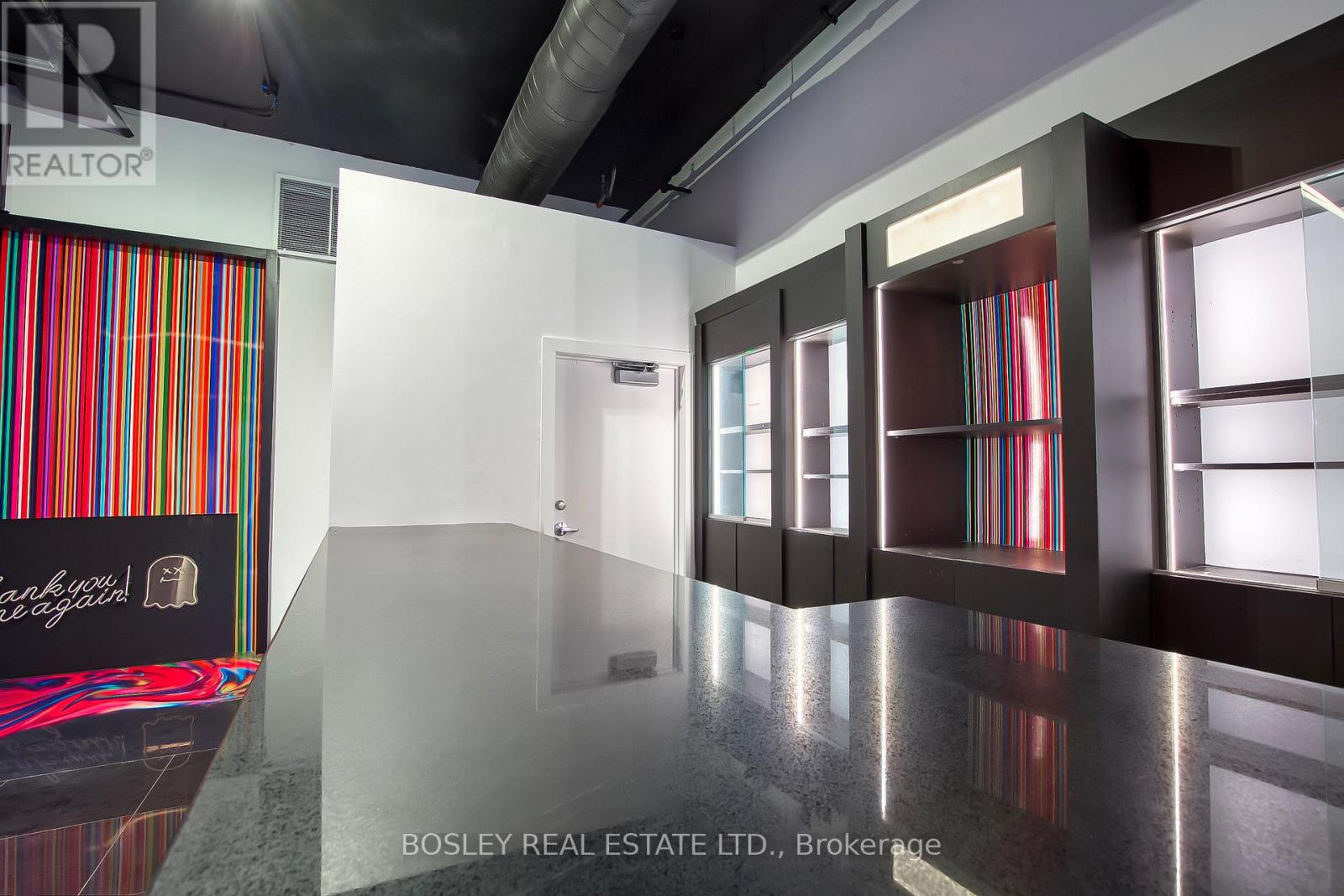 Entire Main Floor - 1184 Queen Street W, Toronto, Ontario  M6J 1J5 - Photo 13 - C12637542