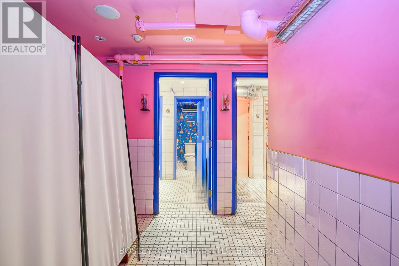 Entire Main Floor - 1184 Queen Street W, Toronto, Ontario  M6J 1J5 - Photo 19 - C12637542