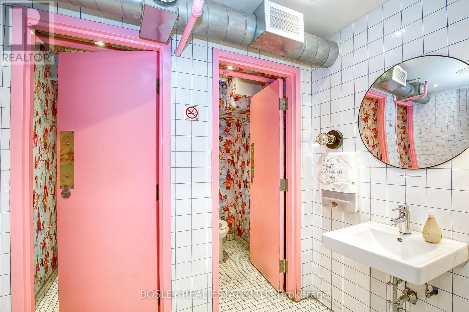 Entire Main Floor - 1184 Queen Street W, Toronto, Ontario  M6J 1J5 - Photo 21 - C12637542