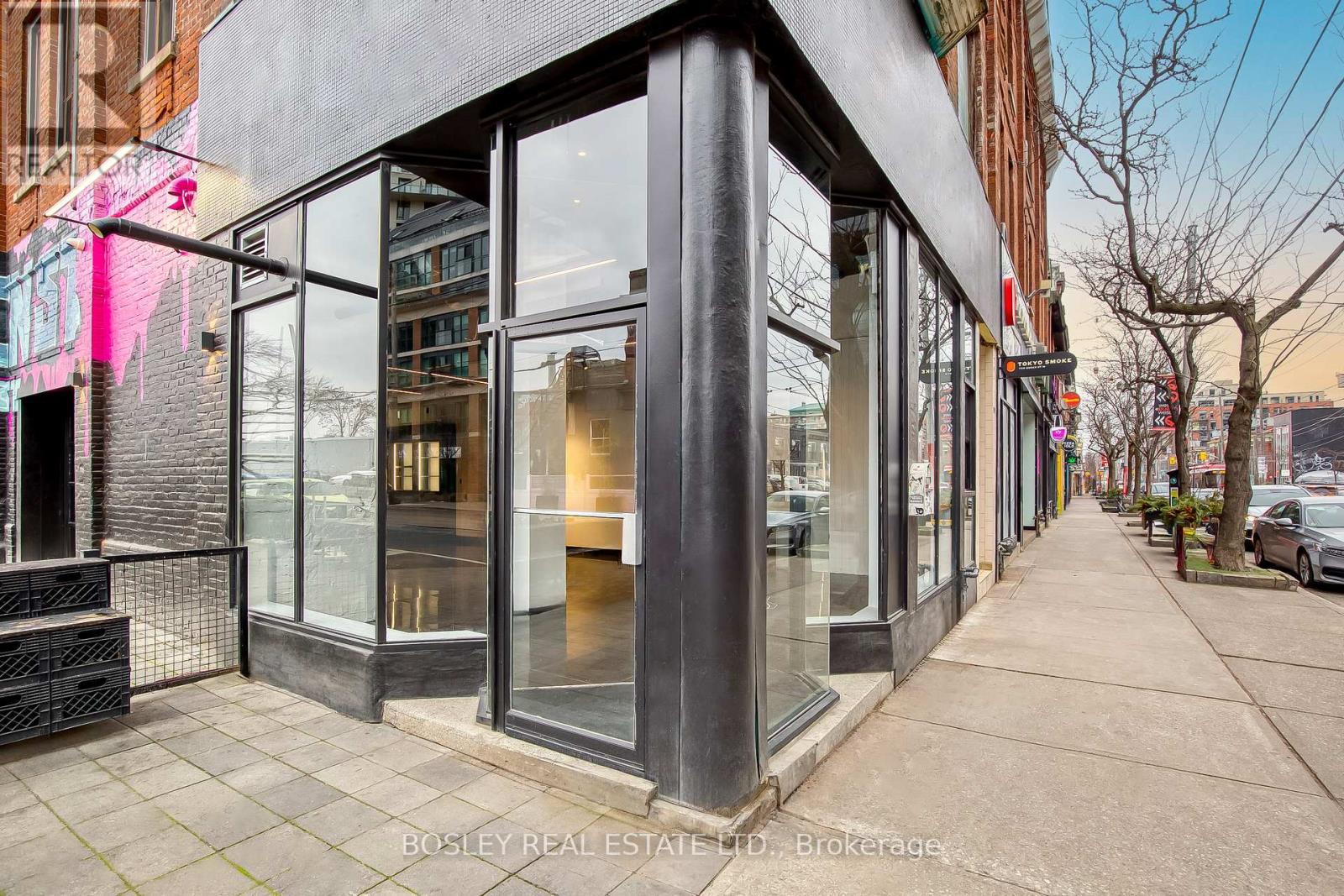 Entire Main Floor - 1184 Queen Street W, Toronto, Ontario  M6J 1J5 - Photo 4 - C12637542