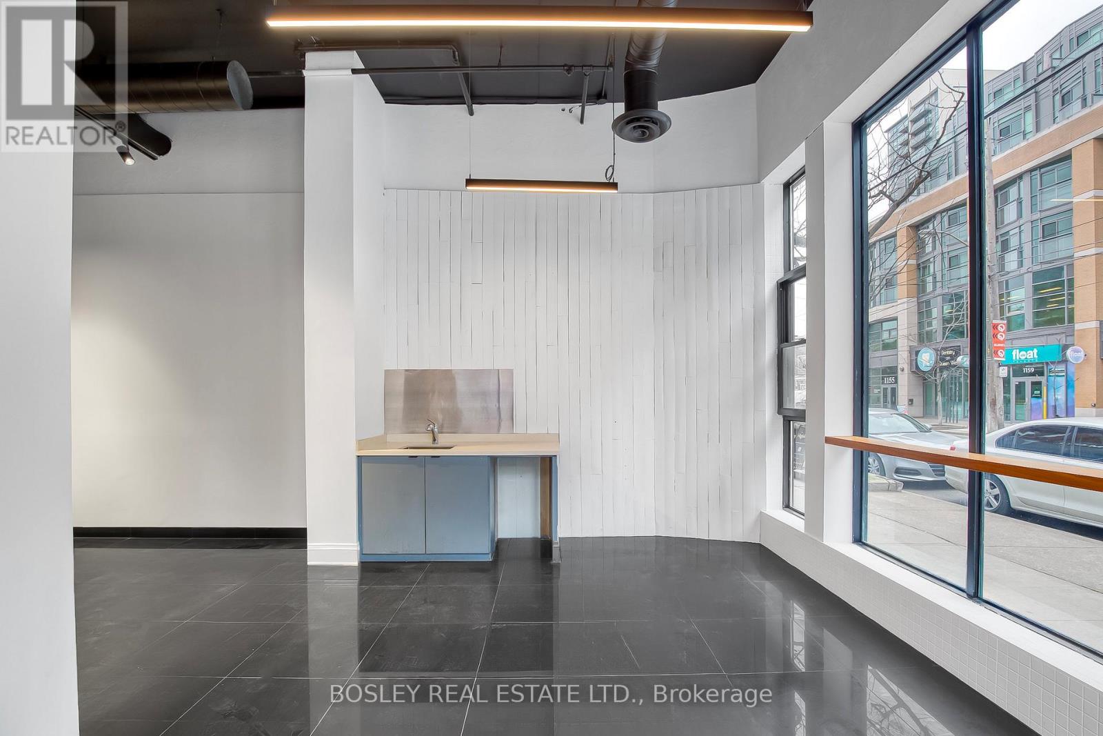 Entire Main Floor - 1184 Queen Street W, Toronto, Ontario  M6J 1J5 - Photo 8 - C12637542