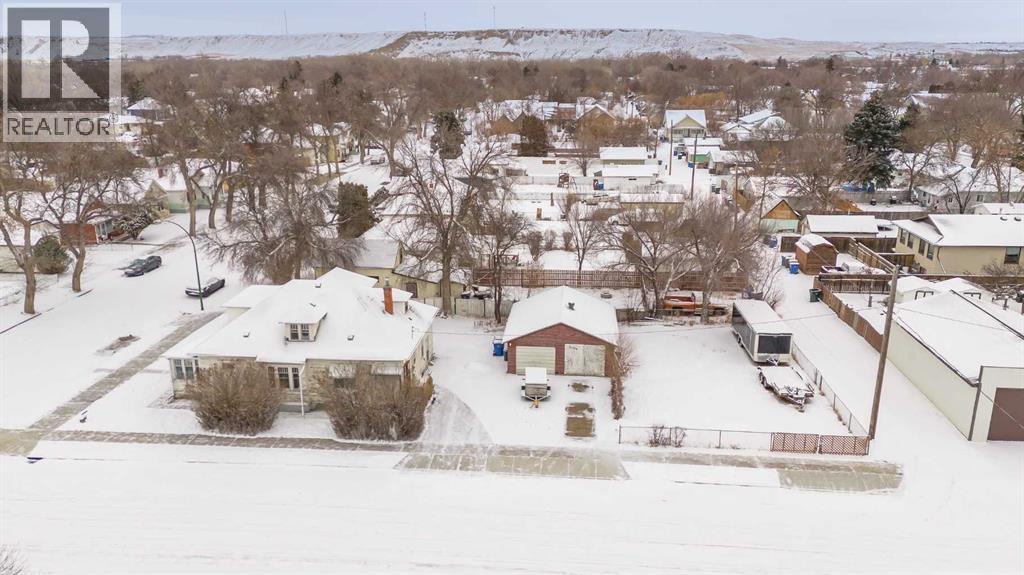 1003 Dominion Street Se, Medicine Hat, Alberta T1A 1A1 - Photo 3 - A2274765