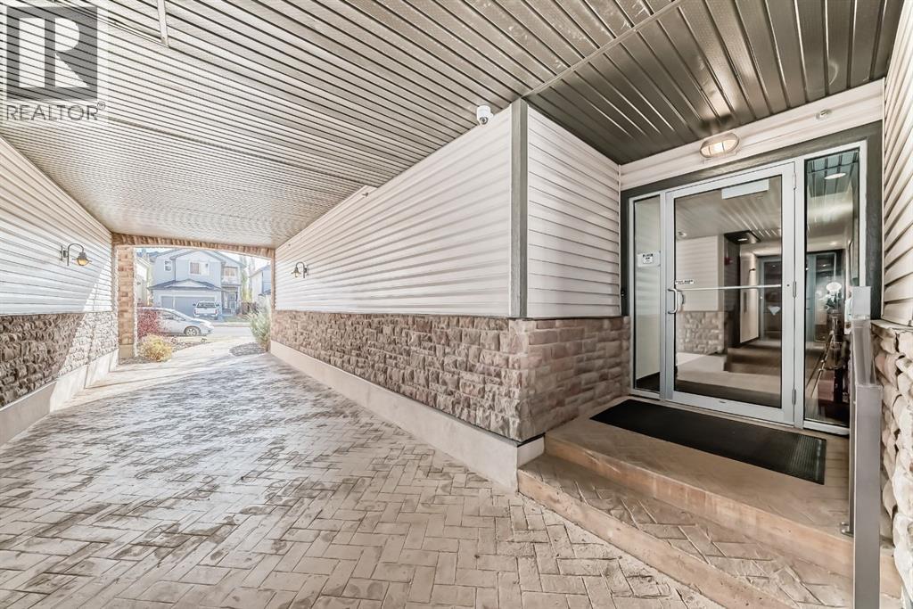 3104, 15 Sunset Square, Cochrane, Alberta T4C 0E7 - Photo 2 - A2266748