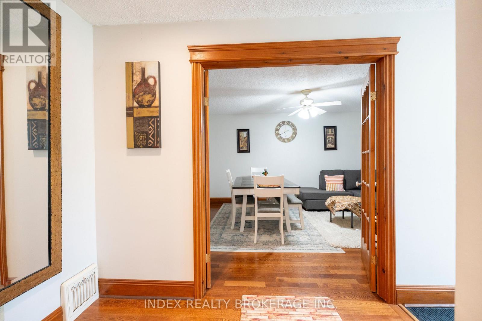 1073 Kent Avenue E, Oakville (Cp College Park), Ontario  L6H 1Z7 - Photo 11 - W12637506